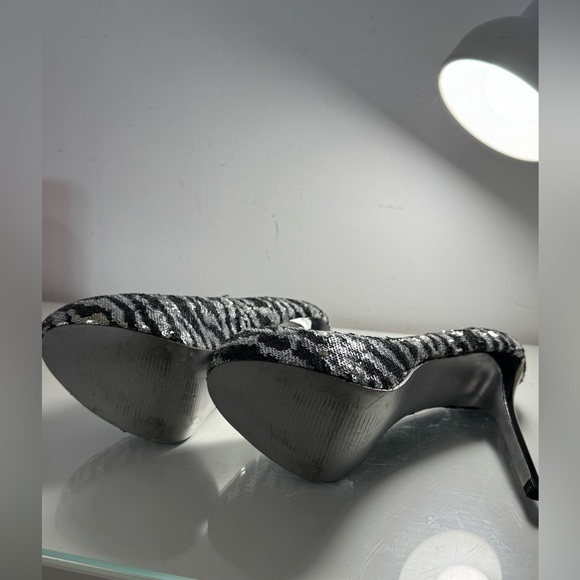 Steve Madden - Bliss Zebra Sequin Heels size 7.5 - Picture 8 of 9